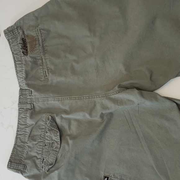 Men's Quicksilver shorts. - Picture 10 of 11